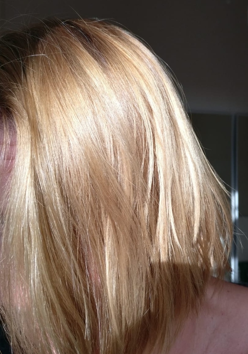 Grauen ansatz blond färben