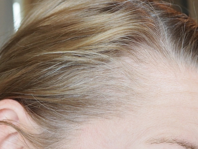 Ansatz graue färben haare Graue Haare