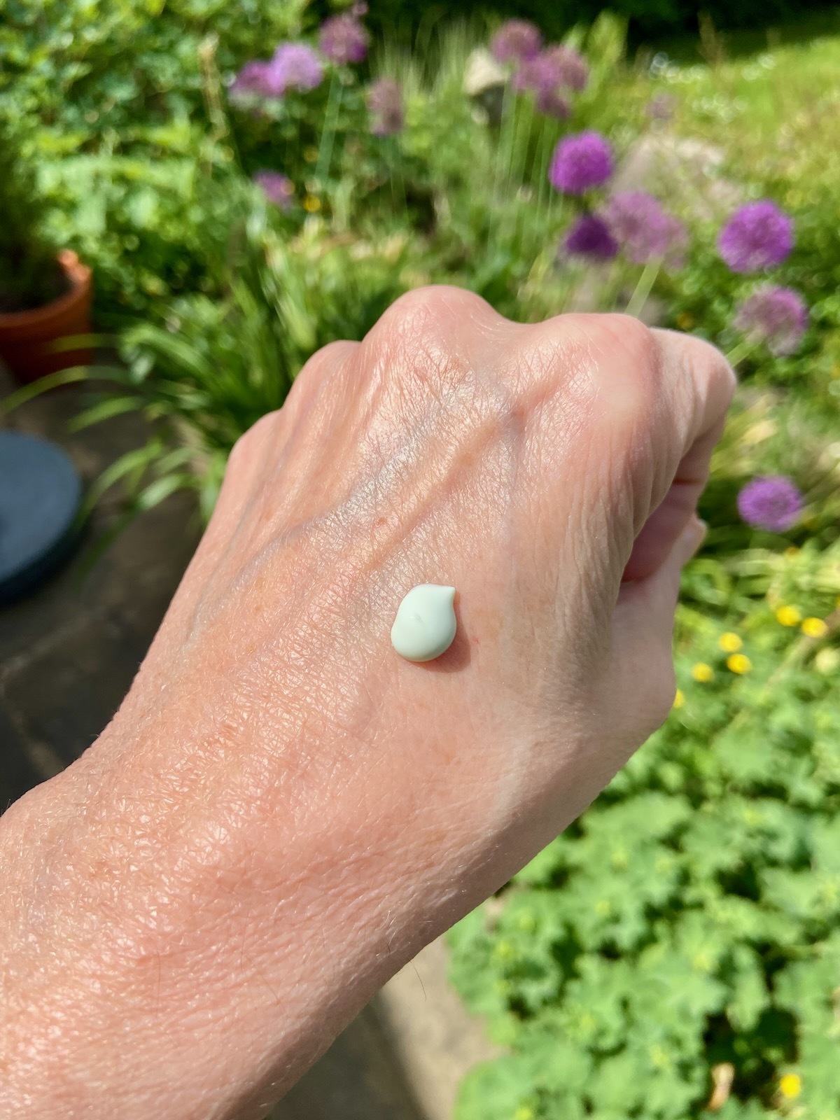 Numbuzin No. 1 Clear Filter Sun Essence Swatch