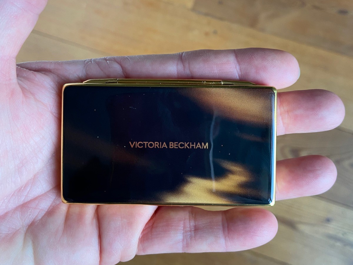 Victoria Beckham Smoky Eye Brick Signature Größe